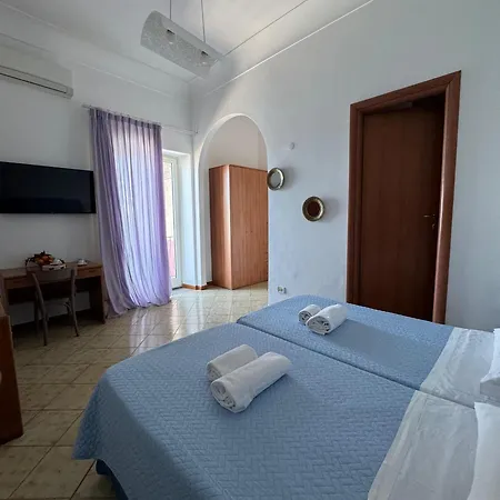 فندق Belvedere E Tre Re كابري