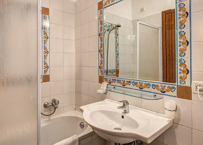 Hotell Belvedere E Tre Re